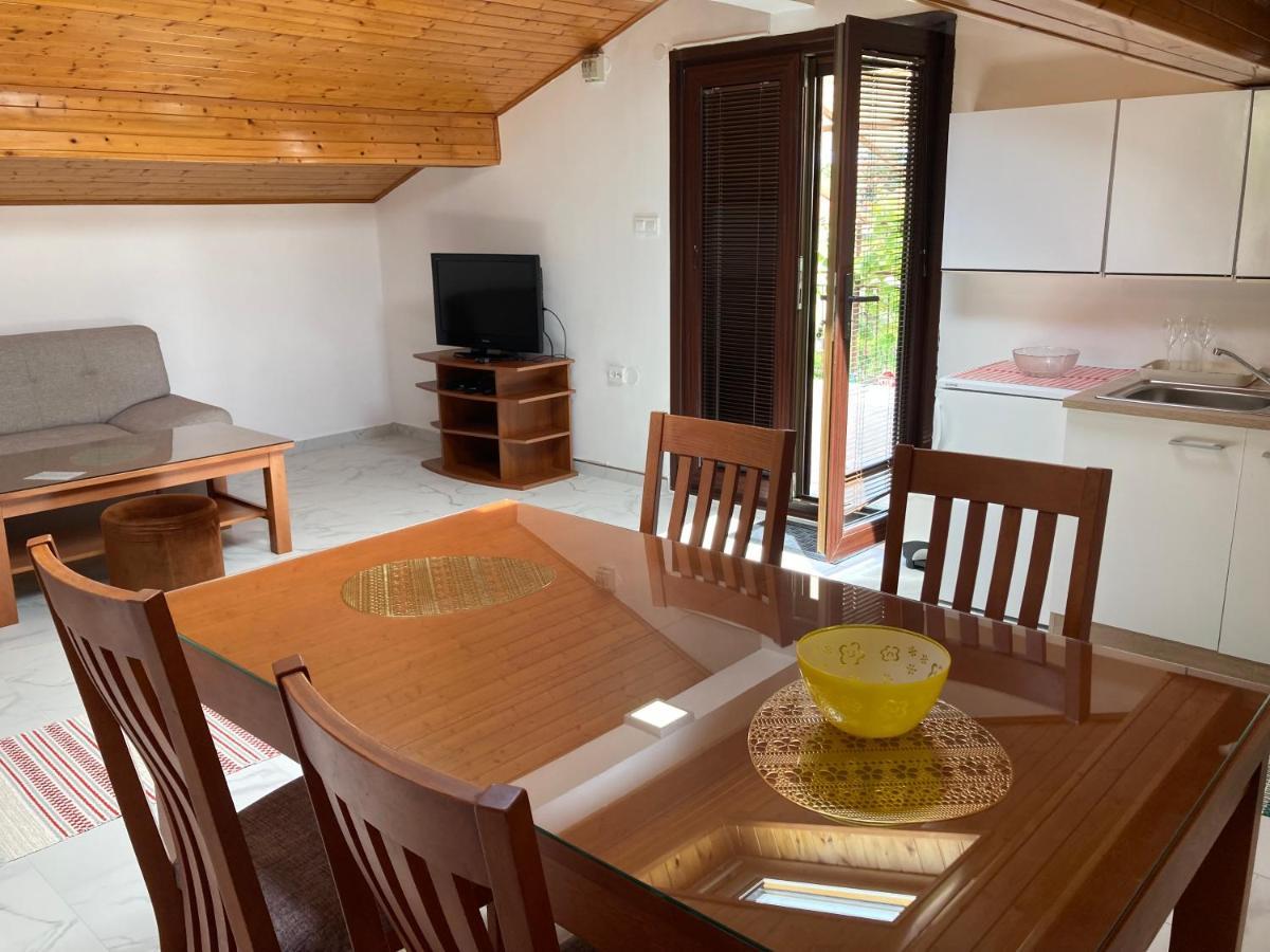Apartments Hrnjic Umag Ngoại thất bức ảnh