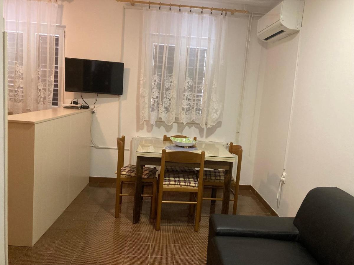 Apartments Hrnjic Umag Ngoại thất bức ảnh
